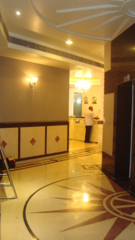 Chanson Grand Westend Delhi  Buitenkant foto