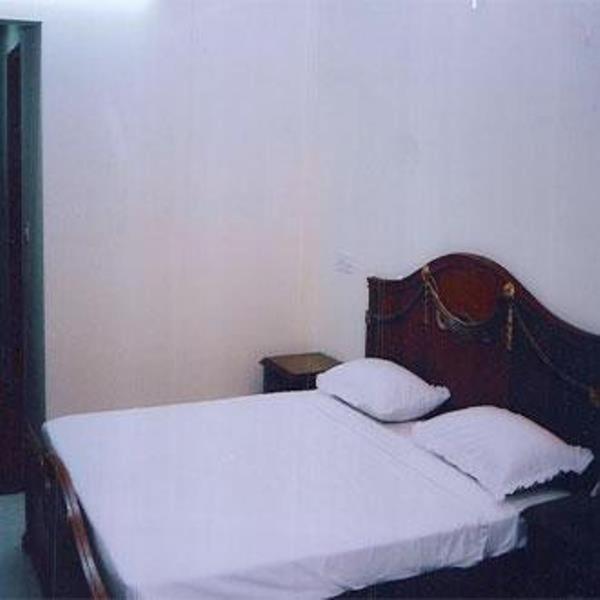 Chanson Grand Westend Delhi  Kamer foto