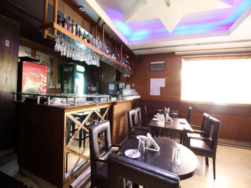 Chanson Grand Westend Delhi  Buitenkant foto