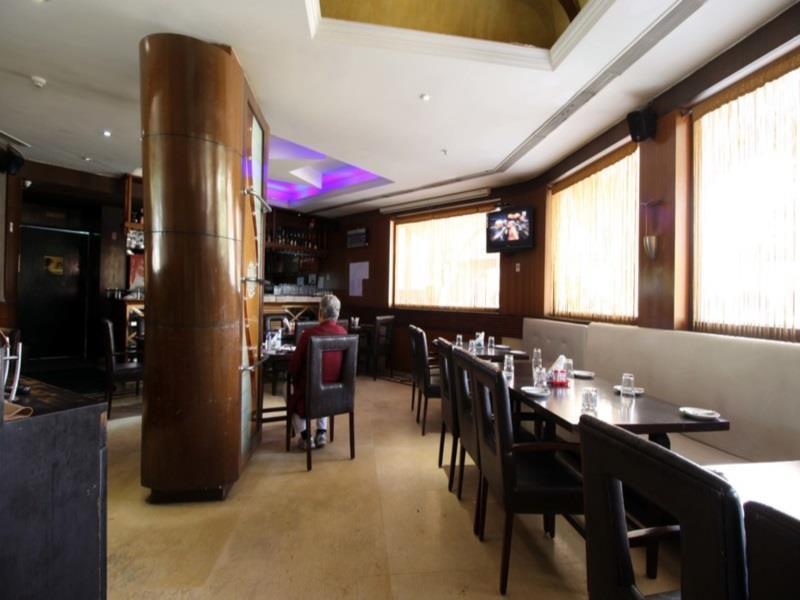 Chanson Grand Westend Delhi  Buitenkant foto