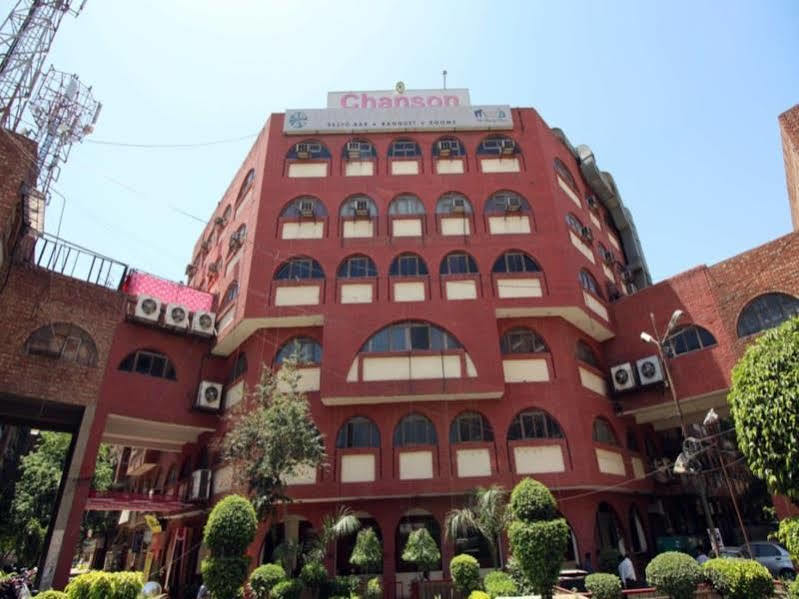 Chanson Grand Westend Delhi  Buitenkant foto